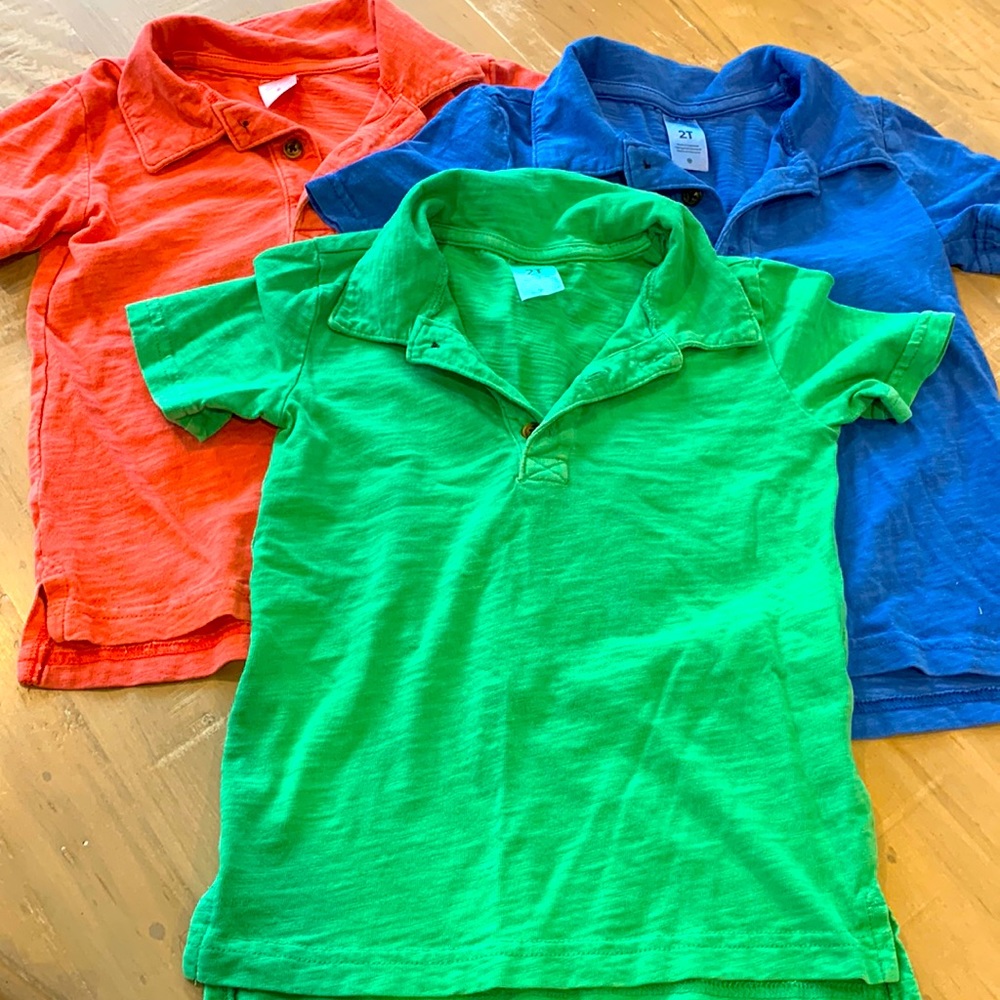 2T Boys (3-pack) Collared Shirts - in great shape! 🔵🟢🟠